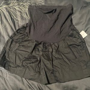 NWT Maternity shorts